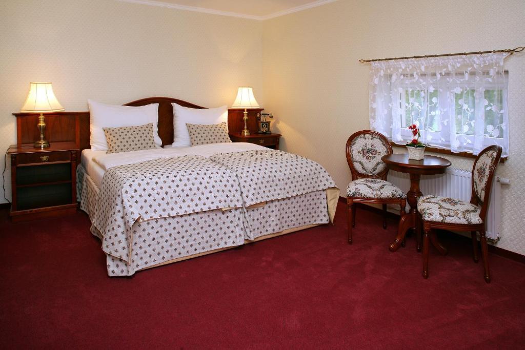 Hotel Mertin Хомутов Экстерьер фото